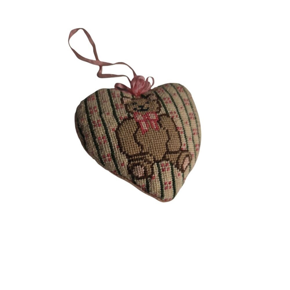Heart Bear Velvet Ornament CROSS STITCH PATTERN Vintage